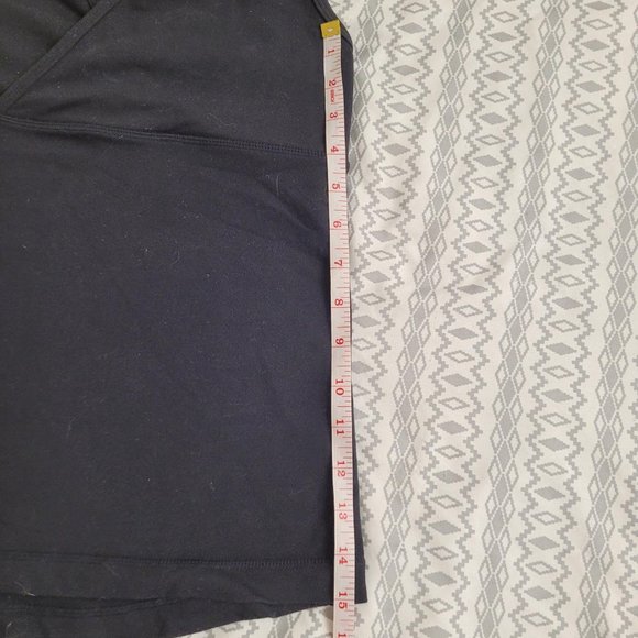 Lululemon black tank top - Picture 5 of 6